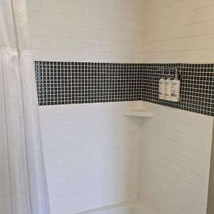 One-Bedroom King Suite